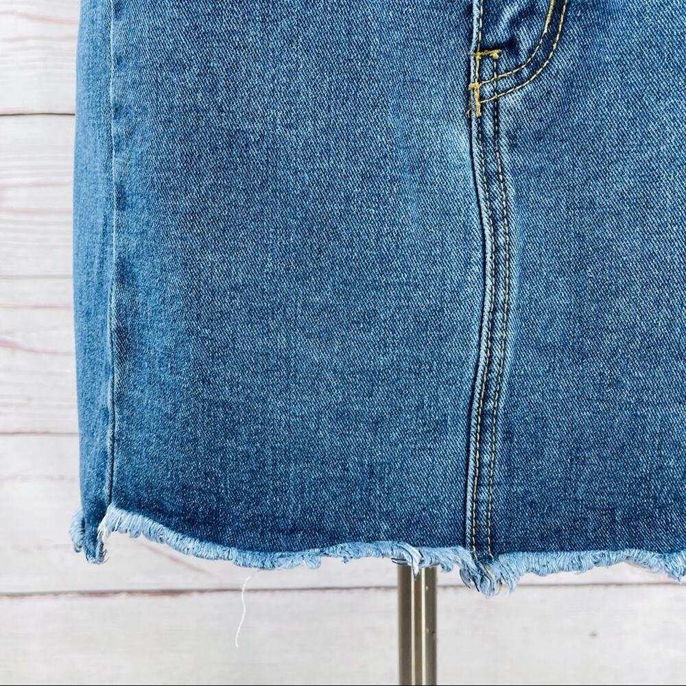 Forever 21 denim mini skirt raw hem large - Picture 3 of 7
